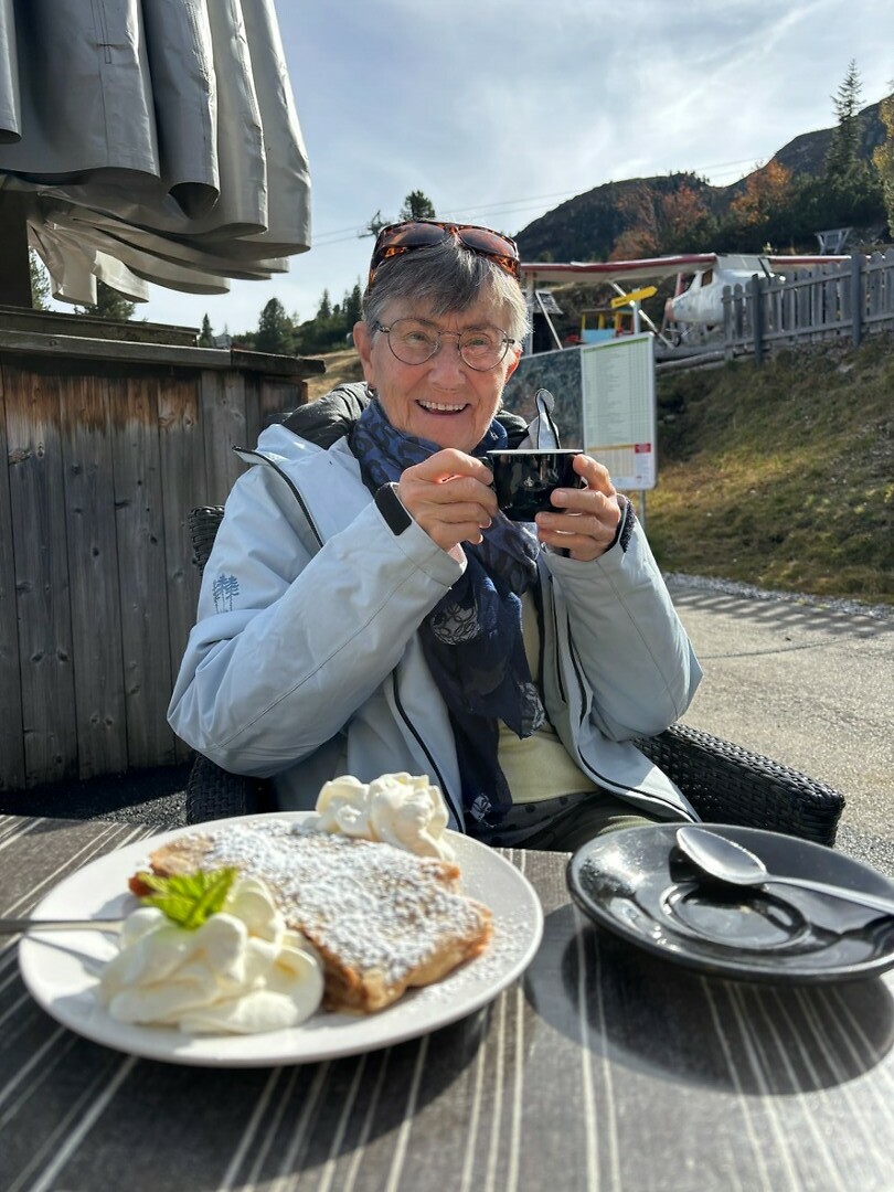 kaffe mit apfelstrudel