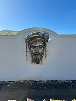 kunst, wij zien er een Jezus-beeld in