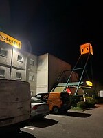 F1 hotel