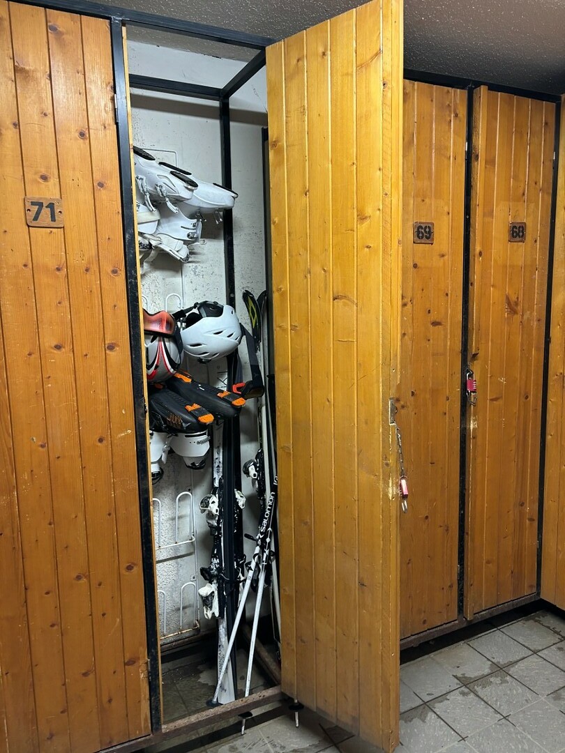 locker