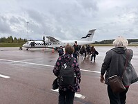 ons vliegtuigje voor de binnenlandse vlucht