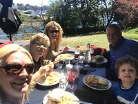 Lunch aan de baai van Victoria!