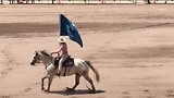 Jordan, de dochter van DJ, met haar paard Goose