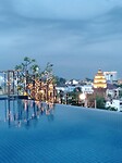 Zwembad op het dak in Phnom Penh
