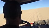 330F met de duinbuggy door de woestijn crossen