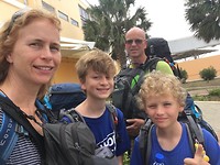 465 laatste familiekiekje op de luchthaven van Curacao