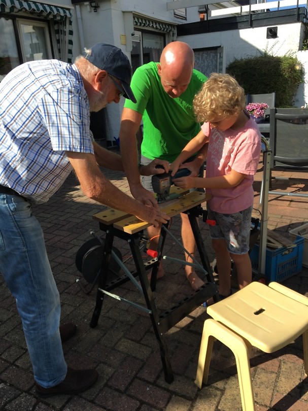 474 drie generaties aan de klus