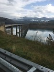 Water van de stuwdam Riano