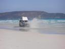 Met de jeep, door het water