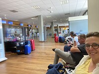 Wachten op Kilimanjaro AirPort