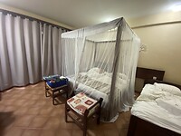 Onze schone slaapster in haar hemelbed