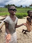 Die zonnebril moest geprobeerd. Hollywood aan lake Victoria