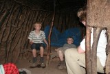 17:10 06 in een Massai huis