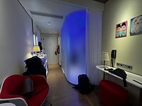 Natte groep in de hotelkamer