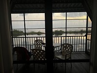 Zonsopkomst vanuit ons bed