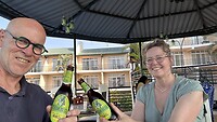 Proost op het laatste avondmaal in Tanzania voor nu