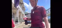 De eerste fietstocht van Jack buiten de stad.