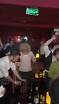 Hoe later de avond, hoe uitbundiger iedereen werd……