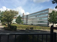 Het oude FNV-kantoor in Woerden staat er nog