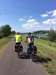 Fietsend bij de Moezel in Frankrijk