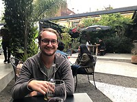 Aron neemt er ook eentje