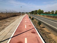 Een fietspad naast de weg…