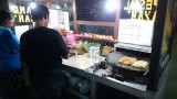 pasar malam sanur. lekkere martabak gegeten