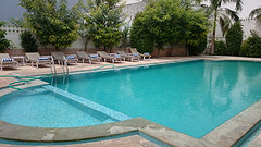 zwembad hotel suraya Village