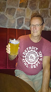 na de bezichtiging een lekkere Hoegaarden voor Leo bij lord of drinks