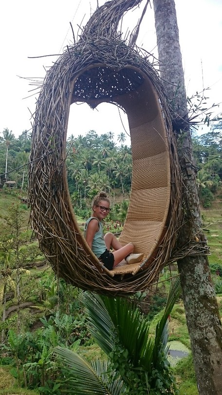 Ons fotomodel in the birdnest