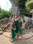In sarong bij een heilige boom