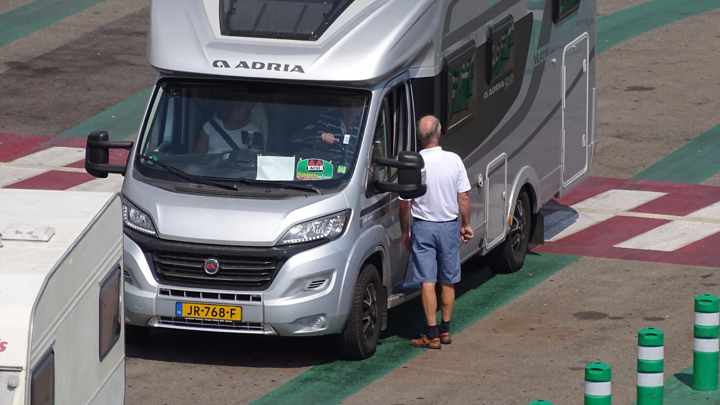 Benno praat met André & Celeste