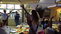 Drankje en hapje als afscheid