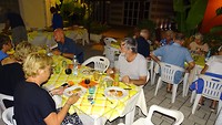 Drankje en hapje als afscheid