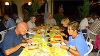 Drankje en hapje als afscheid