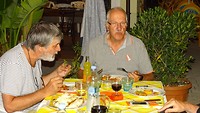 Drankje en hapje als afscheid