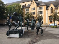 Mooie groep standbeelden in Luxembourg
