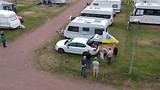 Henk & An arriveren bij Camping Askim, laatste ANWB-vlag  - Zweden