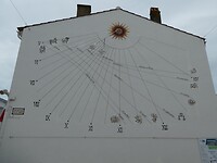 Zonnewijzer en sterrenbeelden in één