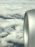 De motor blaast de wolken uiteen
