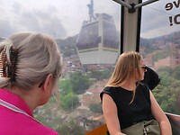 Hoog boven de sloppenwijk
