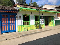 Kleurrijke geveltjes in Salento. (2)
