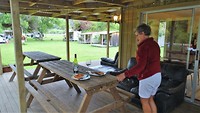 3 Koken en eten in apart keukengebouw