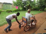 Spelen met de tricycles bij the office met Robert.