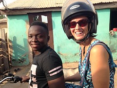 Met Mohammed op de motor.
