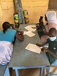 Examens schrijven (Mustakim, Amin, Sule en Suabida).