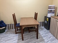 Mijn nieuwe tafel en stoelen.