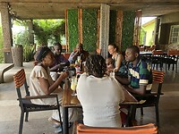 Uit eten met het team.
