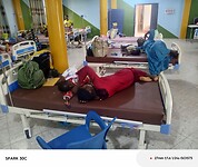 Majiid en Mustakim met hun caretakers