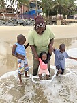 Water ontdekken op het strand